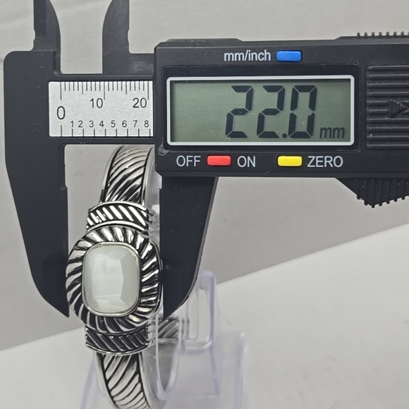 Womens Faux Jewel Watch Two Tone Hidden Dial Flip Top Bracelet Cuff New Battery - Picture 5 of 11